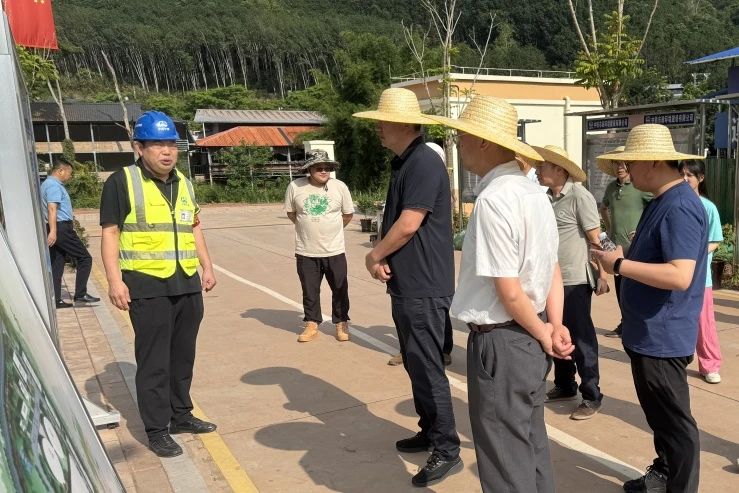 1752484982842386.jpg 云南省住房城鄉(xiāng)建設廳村鎮(zhèn)建設處處長馬望一行到磨憨項目調(diào)研.jpg