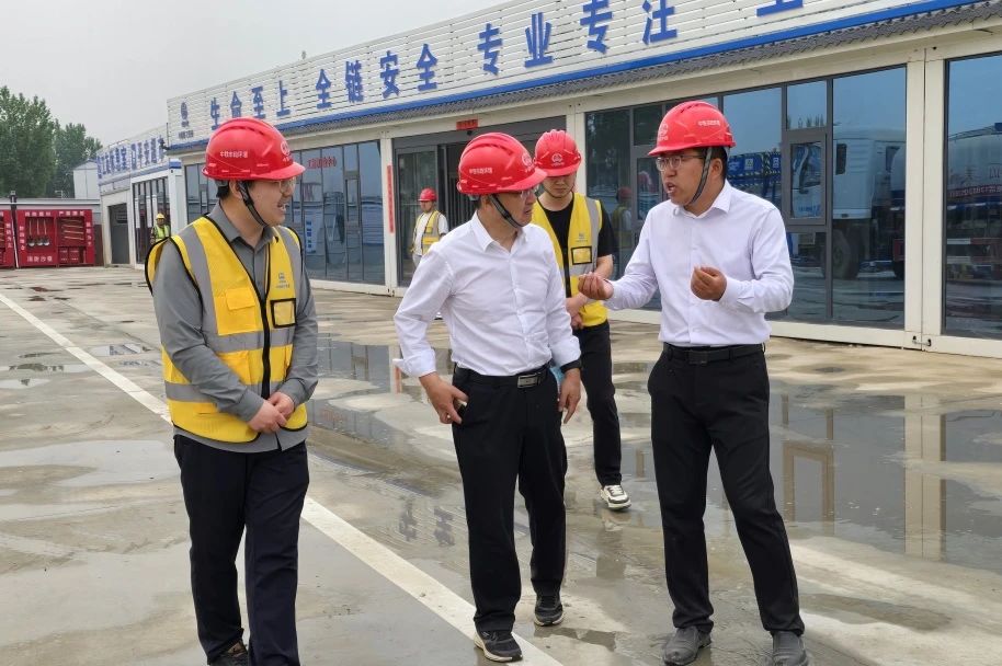 公司黨委書記、董事長高學武到啟動區項目檢查指導工作.jpg